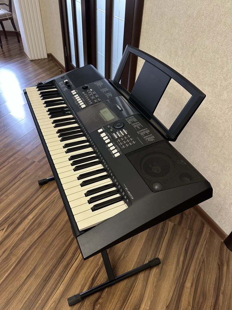 Синтезатор YAMAHA PSR E423