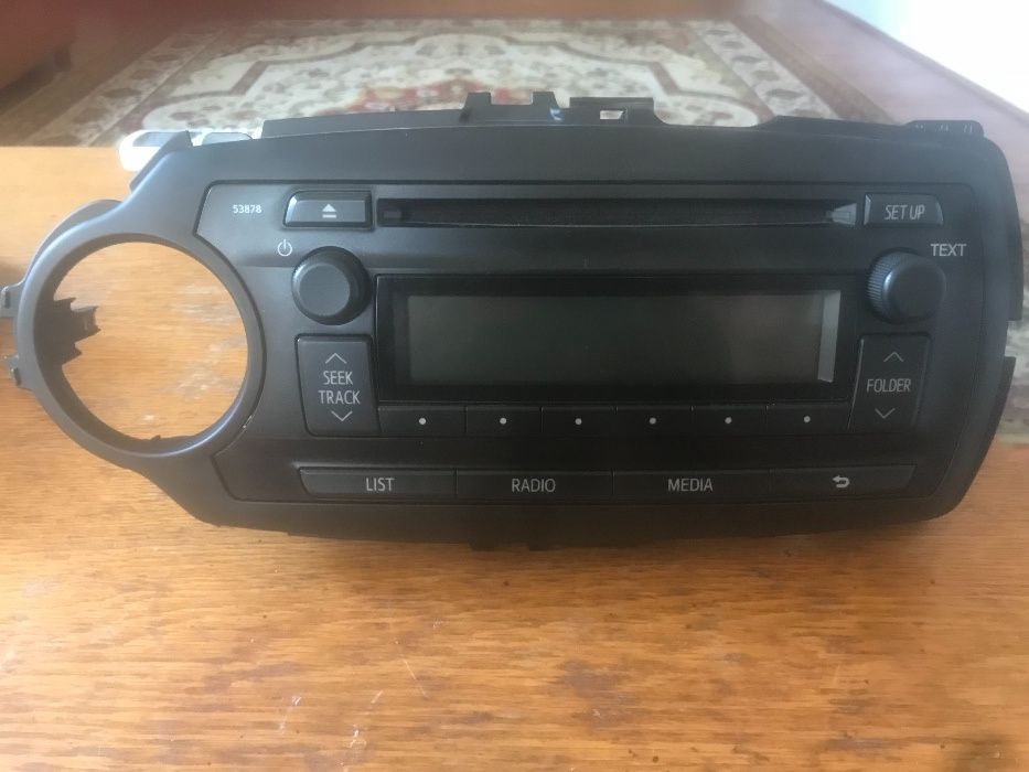 Toyota Yaris Radio CD USB Mp3 Player original (iPod, iPhone ready)