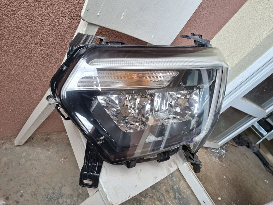 Ляв фар за Renault Master 2019 - 2024