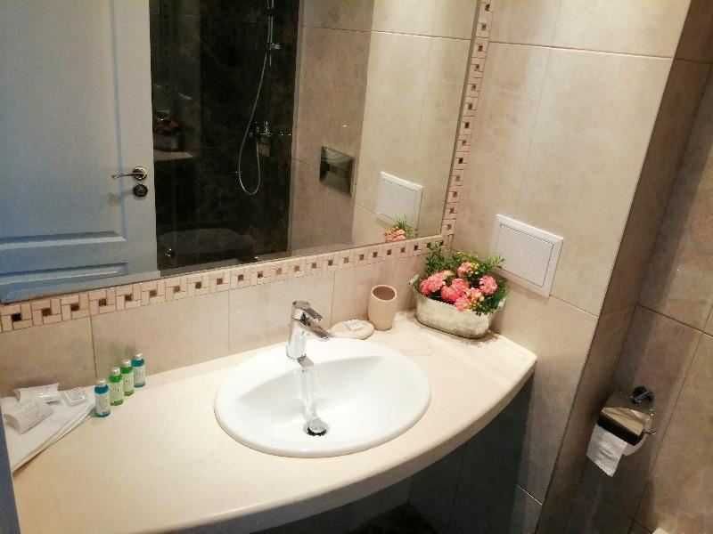 Продава се Двустаен апартамент в София, Слатина - 74 кв.м за 1919 €/кв.м - Снимка #7