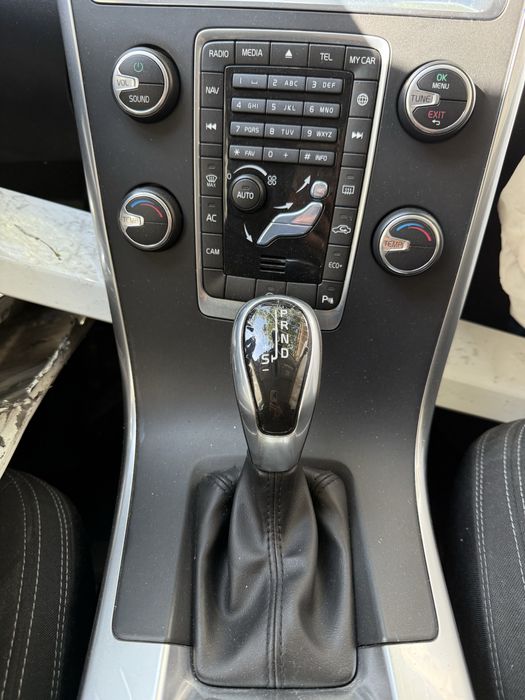 Волво xc60 2015 година