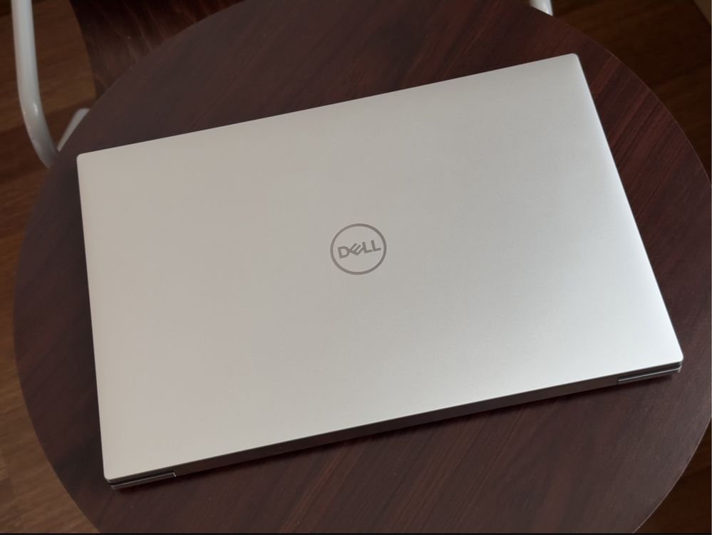 Laptop Dell XPS 17 9700 64GB ram 4K touch 17 Inch