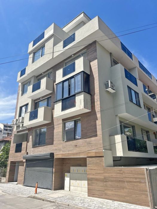 Продава се Тристаен апартамент в Велико Търново, Център - 145 кв.м за 856 €/кв.м - Снимка #8