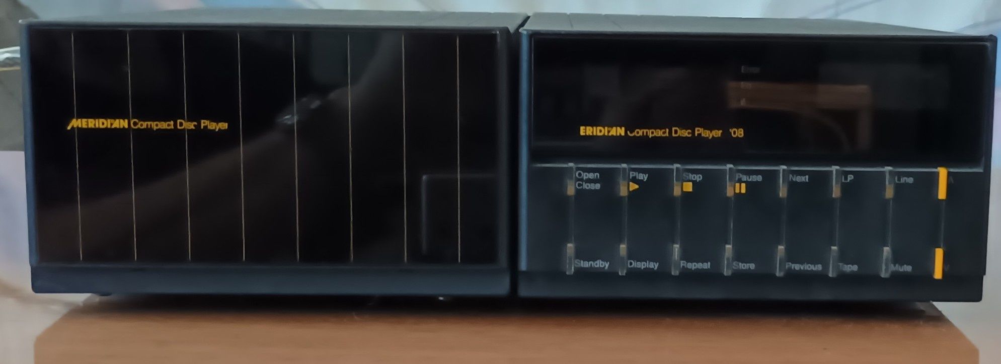 Meridian CD player