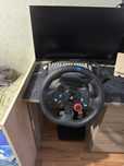 Продам  игровой руль Logitech g29