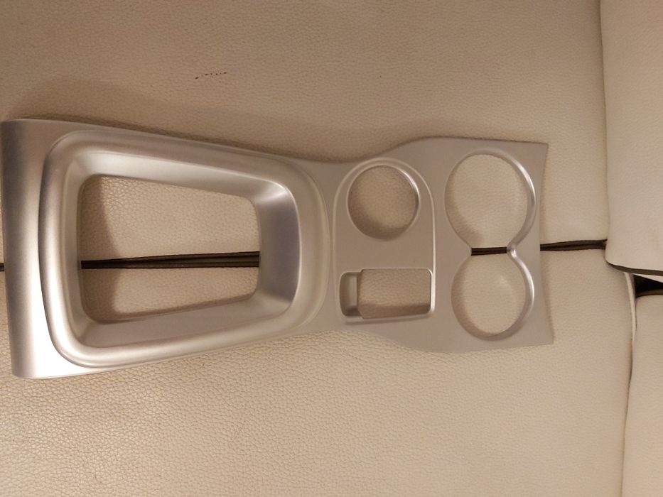 Renault Kadjar - ornament consola centrala
