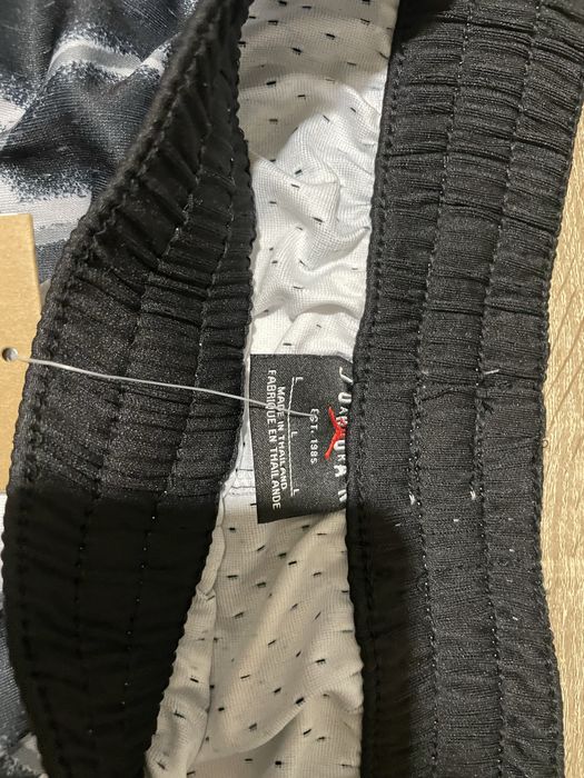 Șort Jordan, L, nou