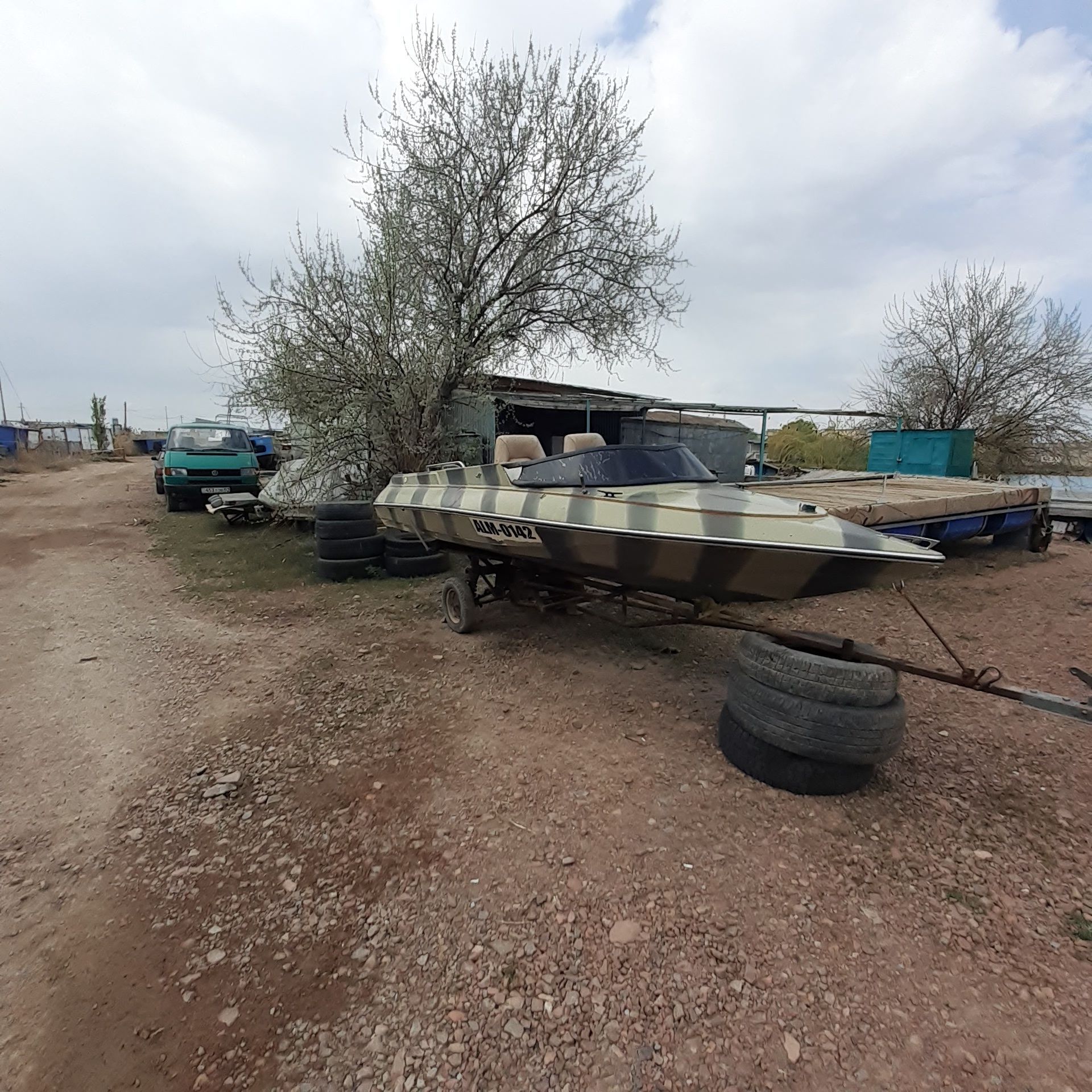 Продаётся лодка Fletcher 430-s