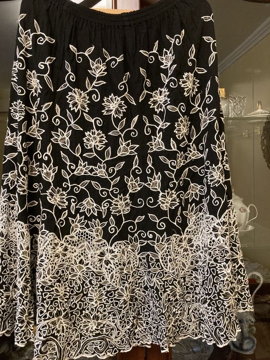 Женский костюм, хоршего качества, размер 56