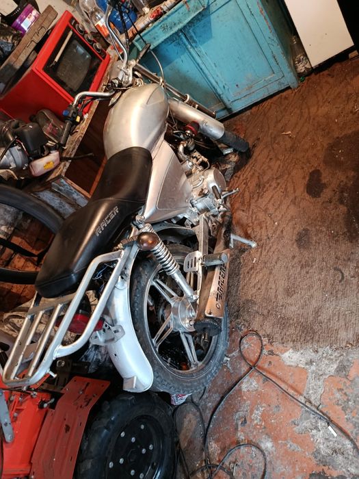 Продам мотоцикл  100000 т. Есть торг. Или обмен , жду предложений.