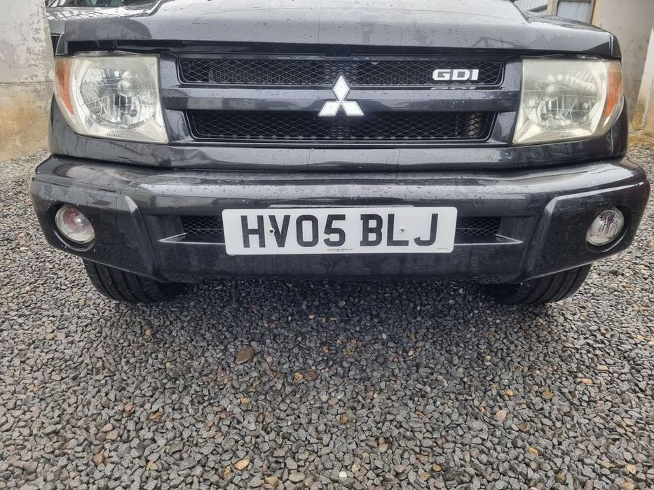 Bara fata Mitsubishi Shogun Pajero Pinin 1999 - 2006 Samtschwarz Metalizat A01 (1356) ...