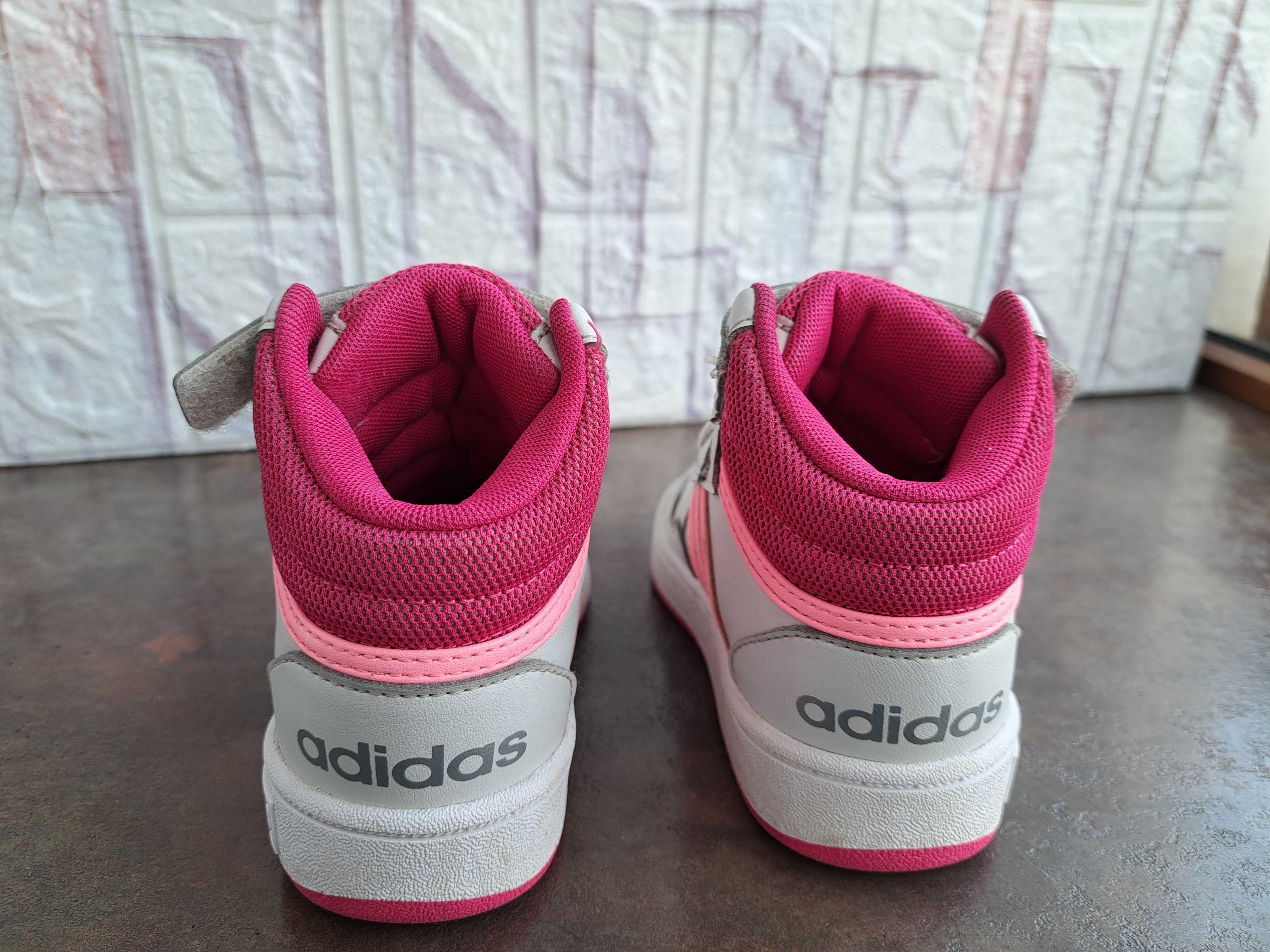 детски маратонки за момиче,кецове,спортни обувки,Adidas,номер26,адидас