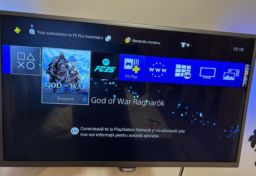 Vand PS4, 2 manete si 8 jocuri