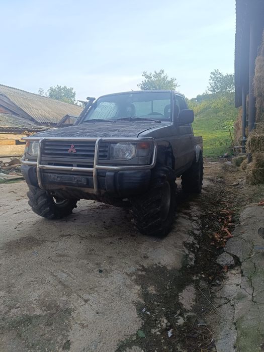 Vând pajero modificat