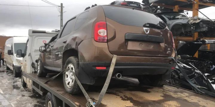 Dezmembrez Dacia Duster 2011 motor 1.5dci 66kw 90cp cod motor  k9k 892 cutie manuala 5 trepte