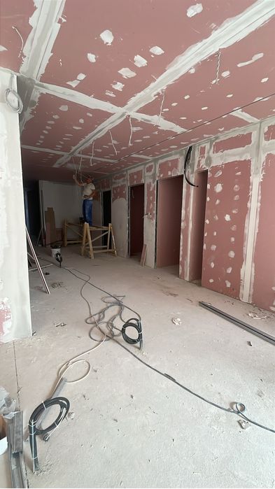 Constructii case cu predare la cheie/ renovari