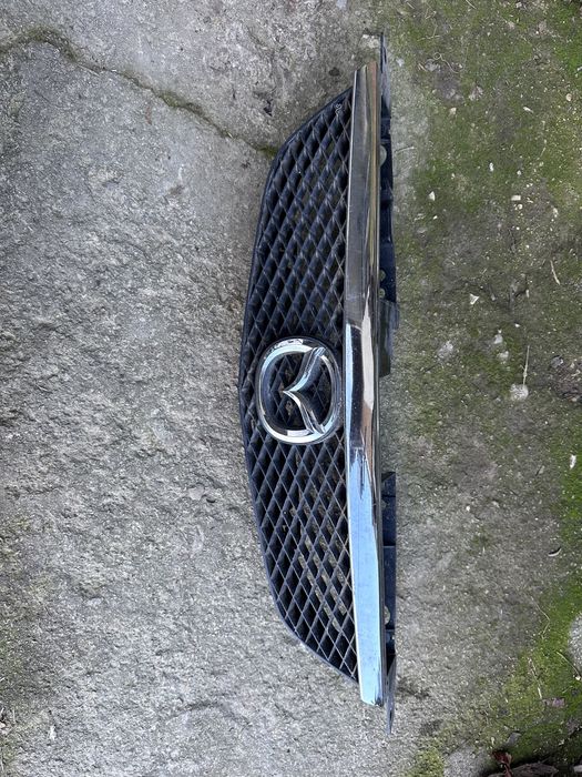 Предна Маска/решетка Mazda 323F 1998Година