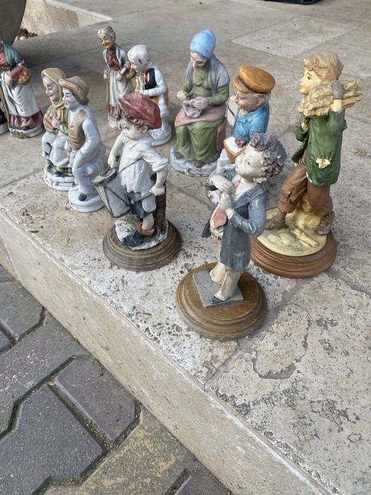 Vând bibelouri vintage pictate manual