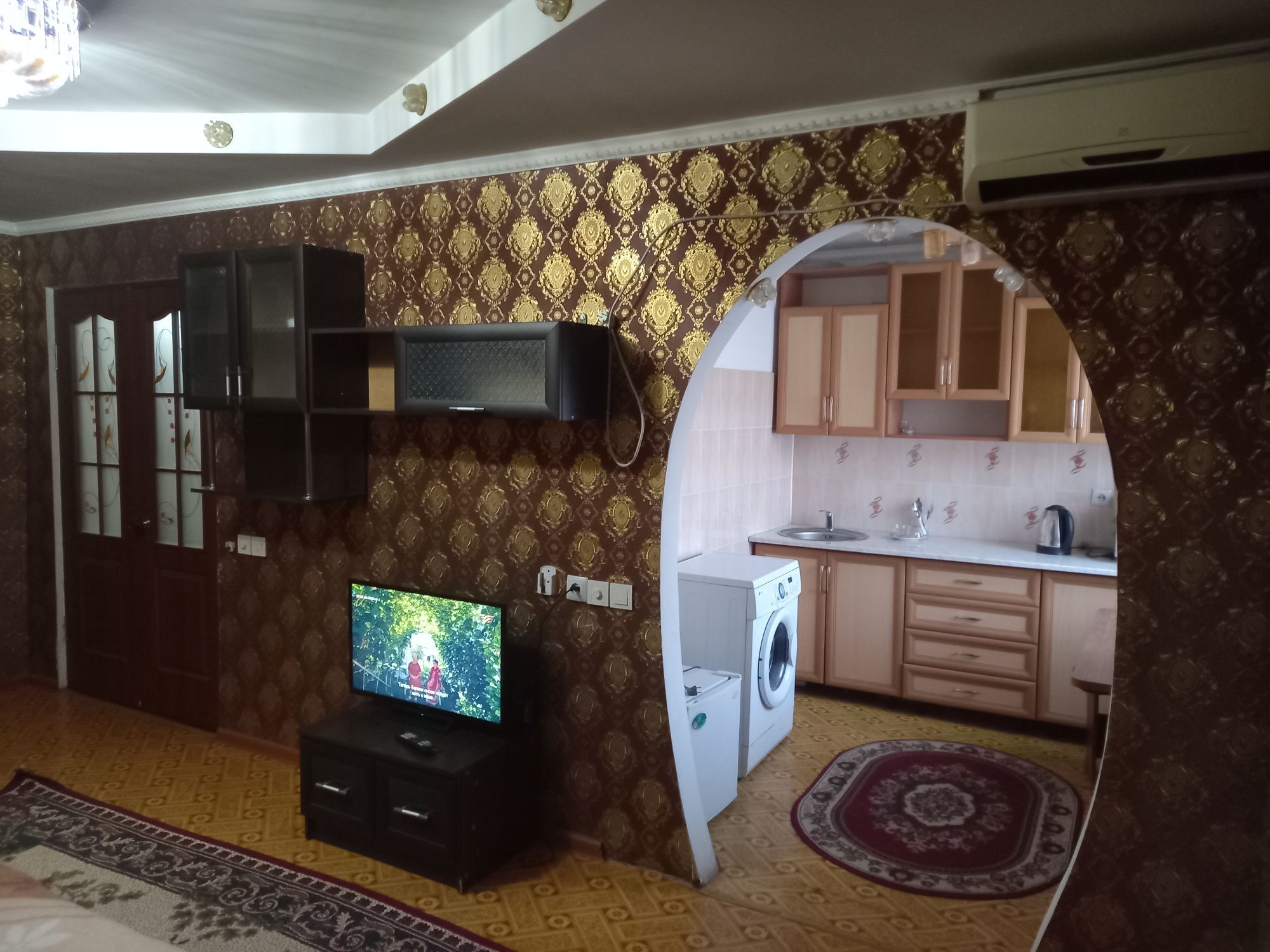 Сдам 1 ком.  квартиру по суточно. Читать полностью!