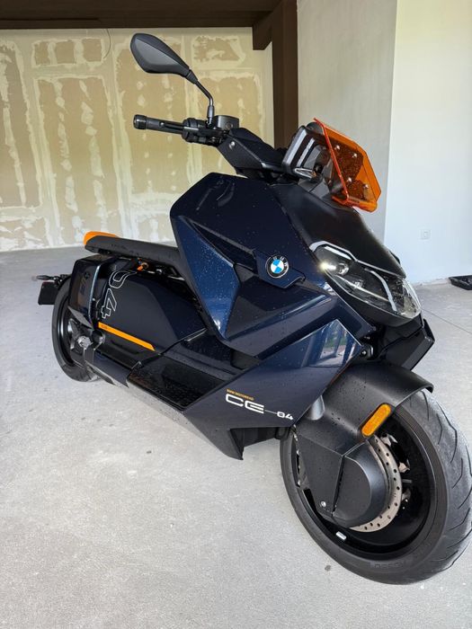 Scuter BMW CE-04 electric