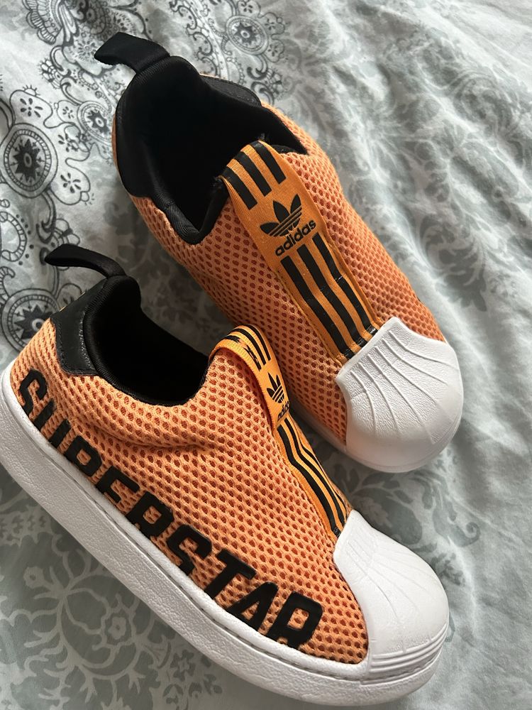 Adidasi Adidas baieti panza