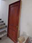 Ușa de apartament