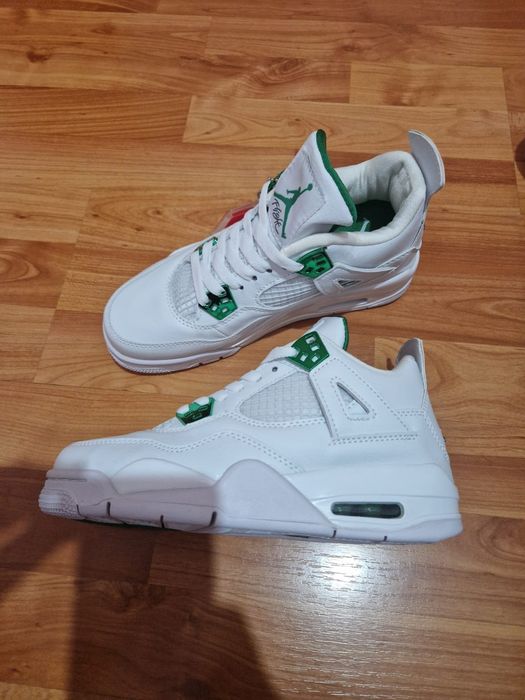 Adidași Jordan patru