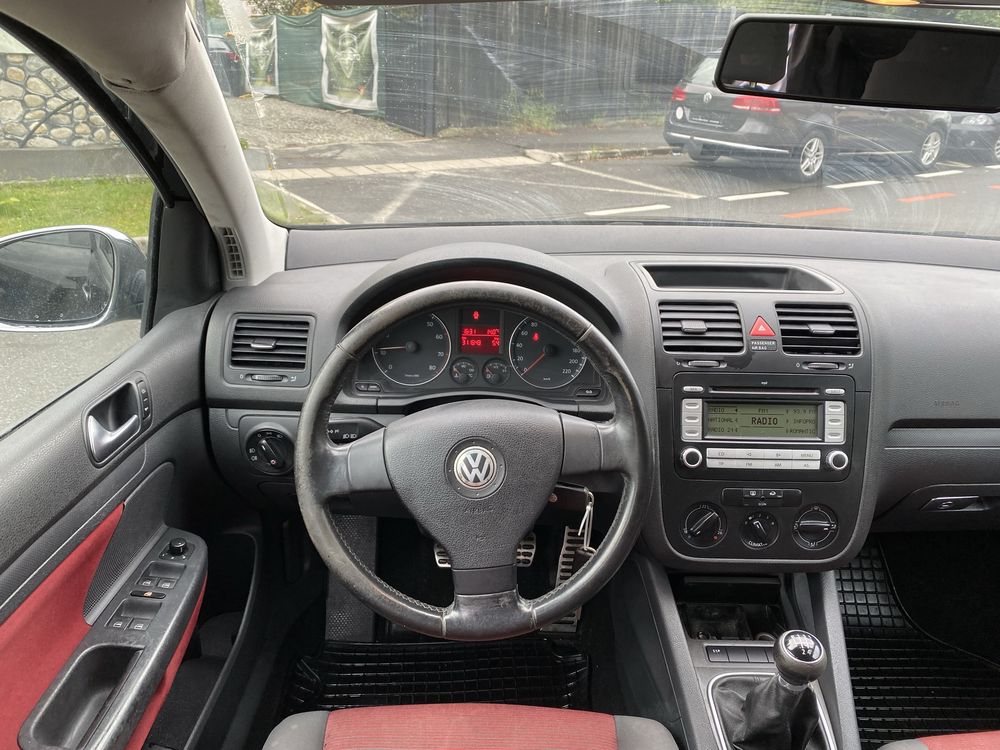 Volkswagen Golf V,benzina,garantie ,livrare,rate