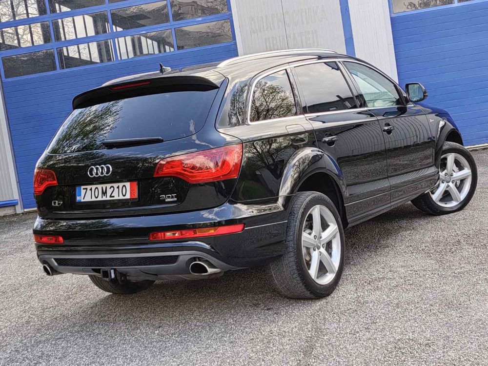 Продавам AUDI Q7 3.0 333k.s 2014 година s-line