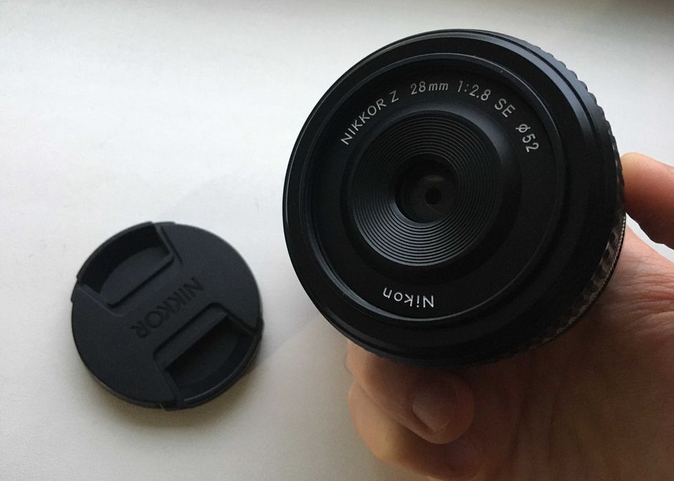 Продам объектив Nikon NIKKOR Z 28mm f/2.8 (SE) (отл. сост.)