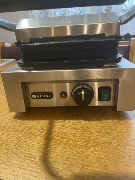 Aparat waffe/ gofre Hendi