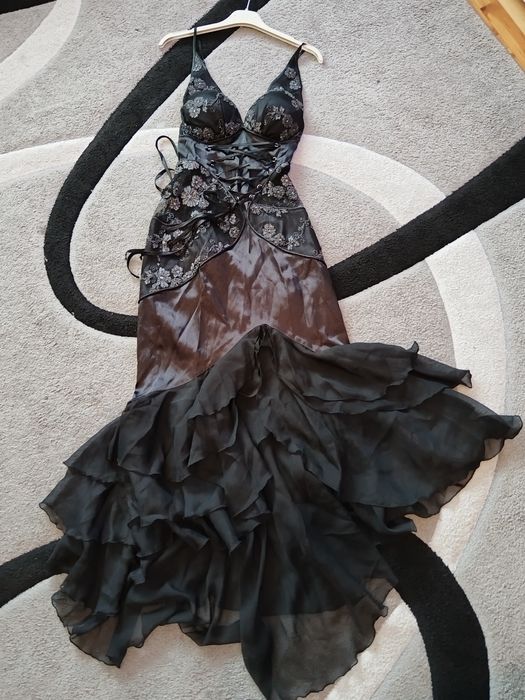 Официална черна рокля