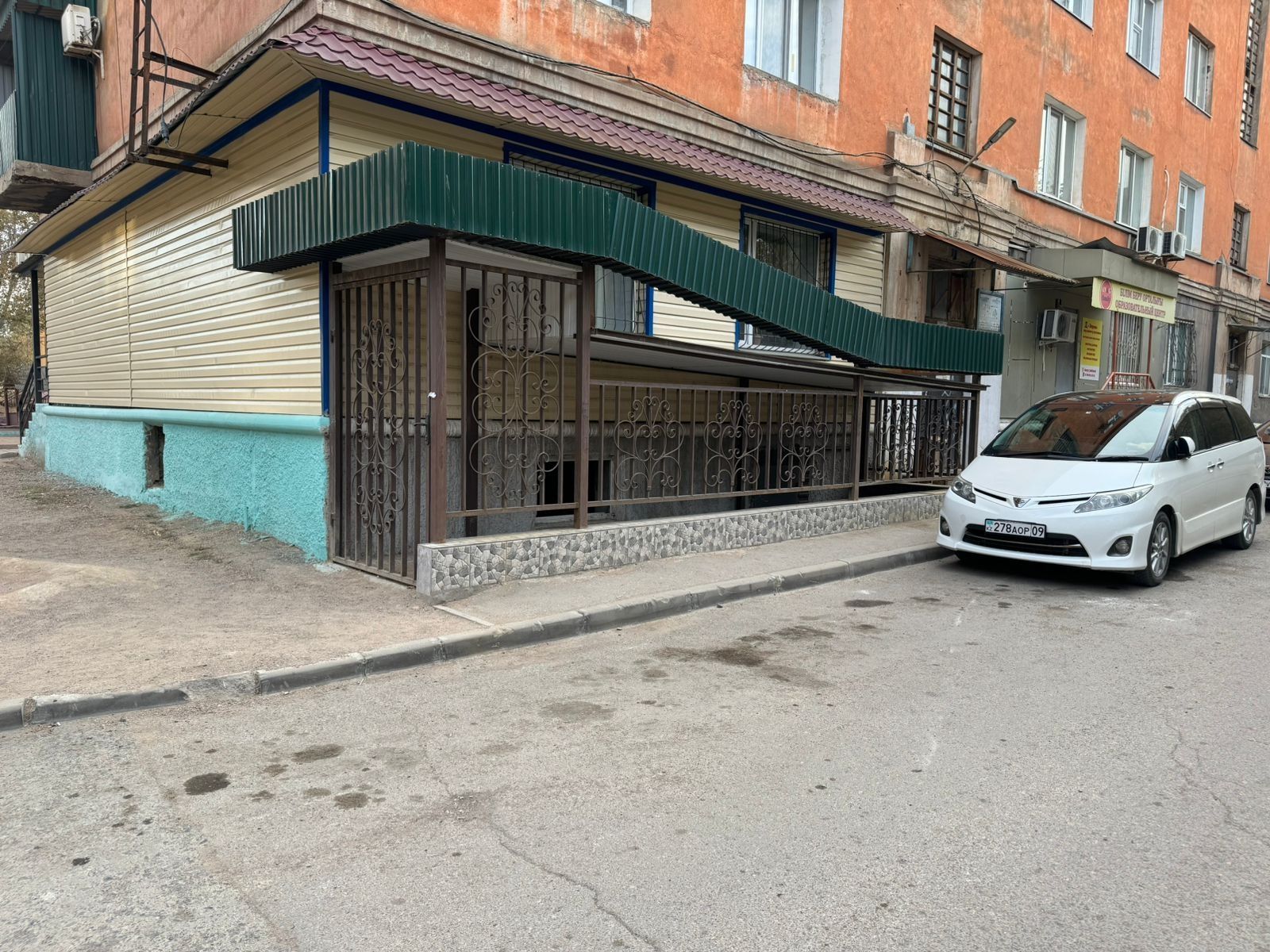 Помещение,Томпиева 1