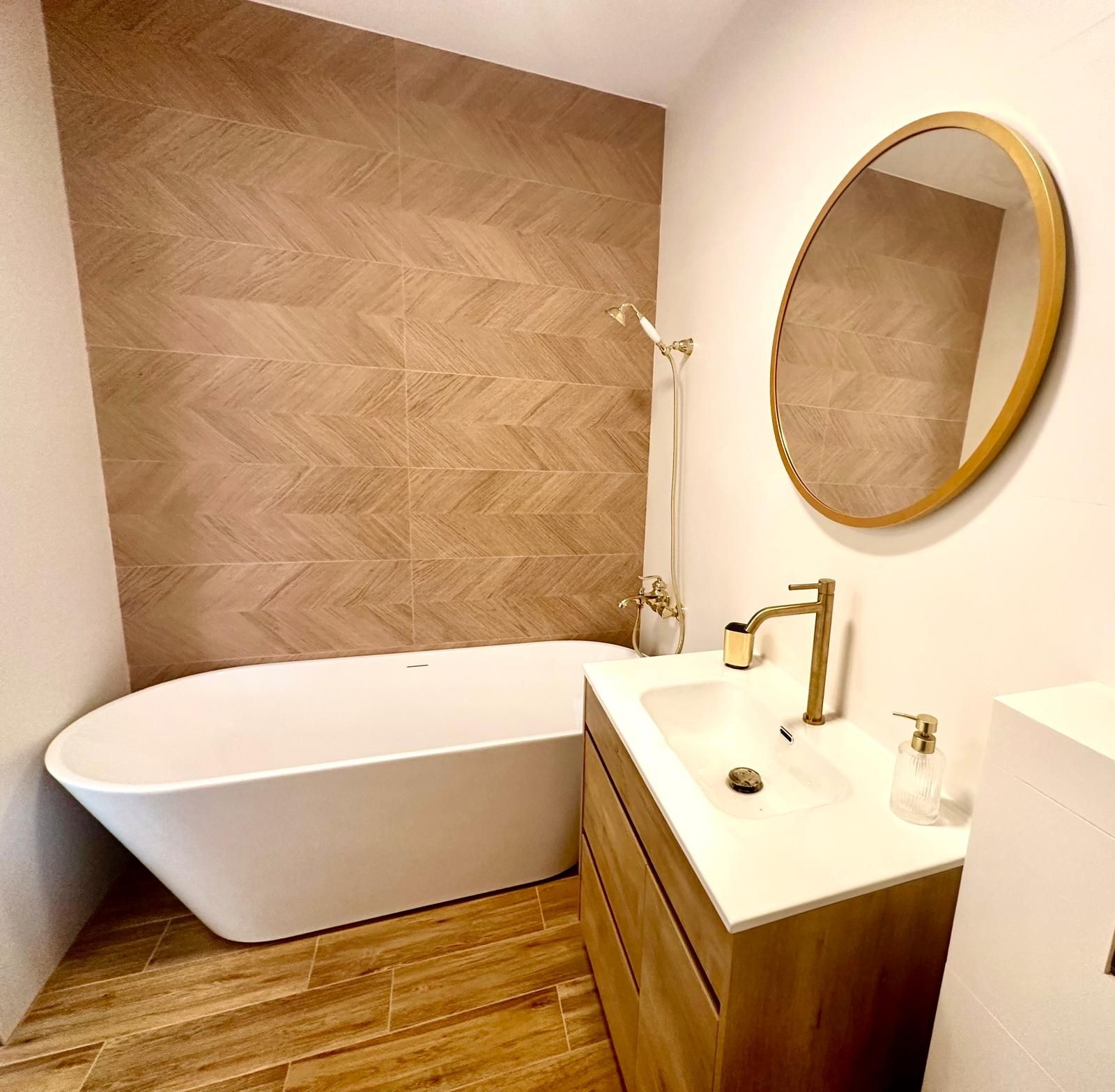 Apartament 2 camere, Doamna Stanca