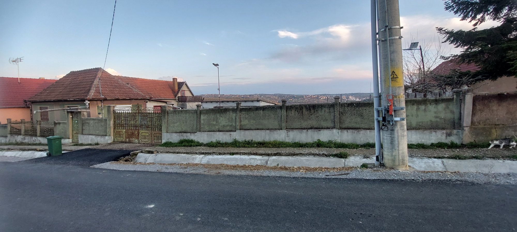 Casa de vanzare cu teren mare