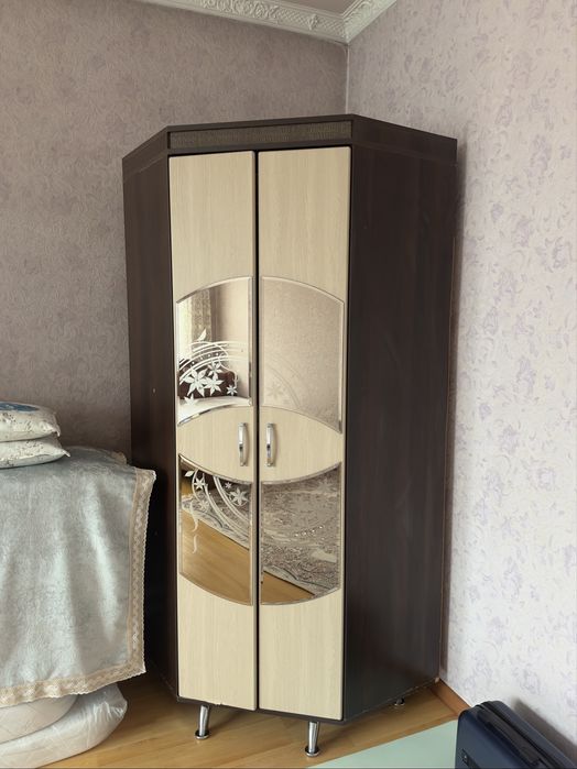 Шкаф спальный гостиной