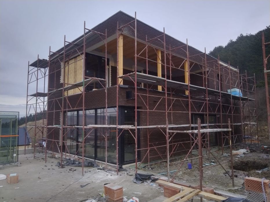 Inchiriez si Vand Schela metalica italiana 8lei mp si popici 7lei buc