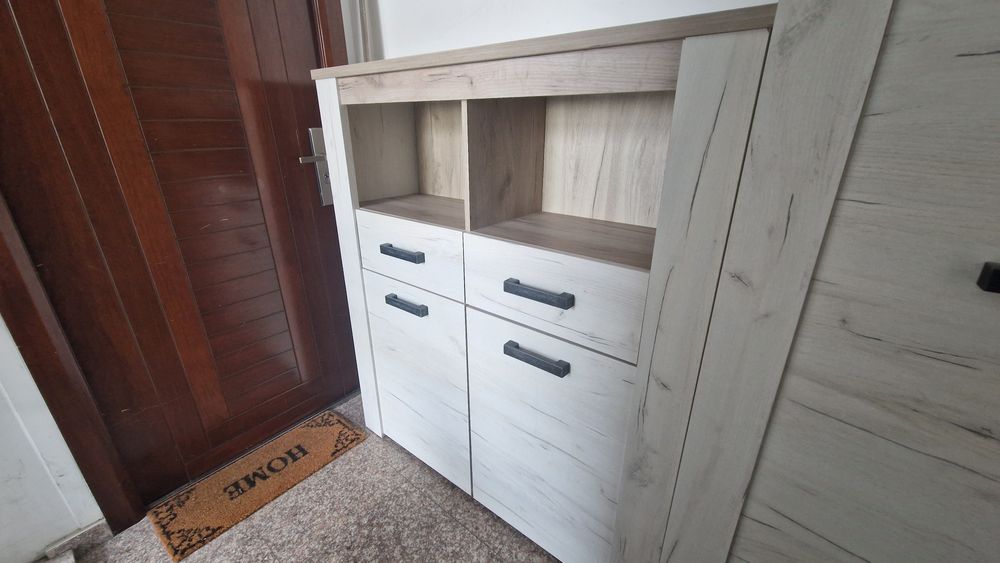 Комод и вертикален шкаф