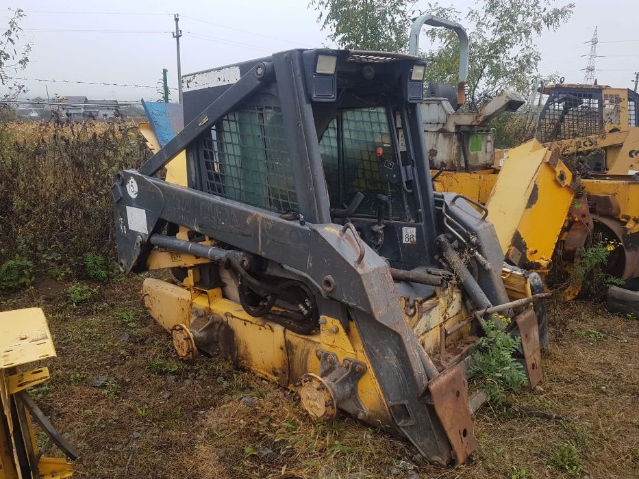 Dezmembrez bobcat NEW Holland