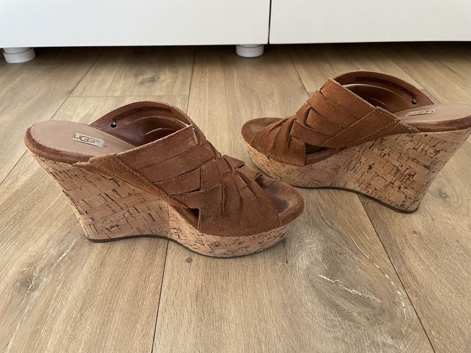 Sandale UGG marimea 36