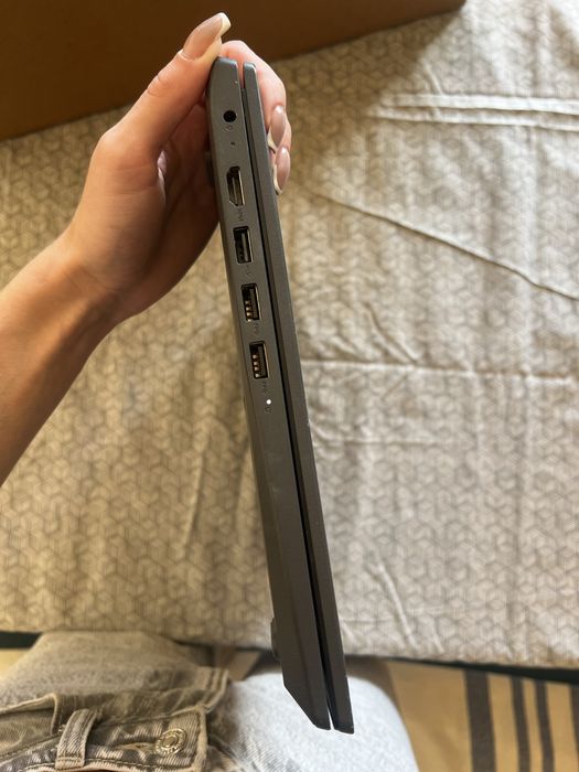 Лаптоп Lenovo V14 IGL