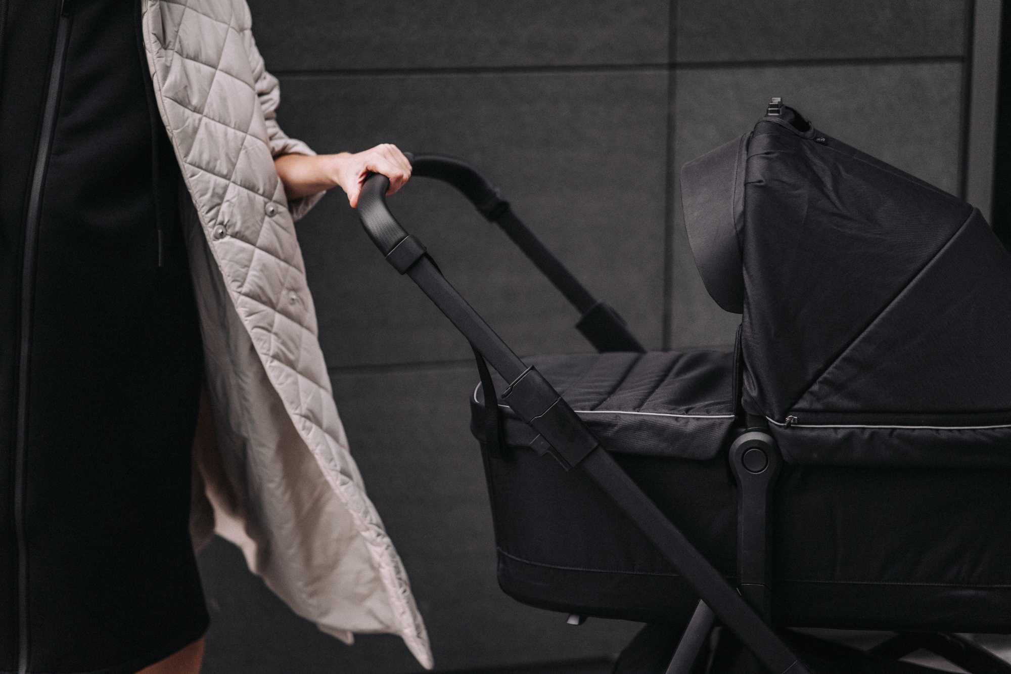 Бебешка количка Thule Sleek + аксесоари Thule