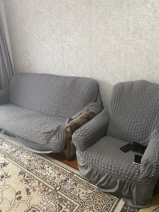 Отдам бесплатно диван и 2 кресла
