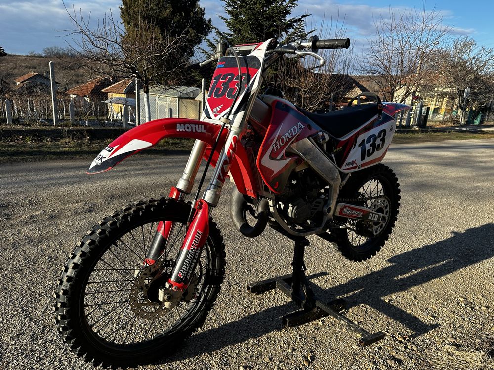 Honda cr 125 2 stroke