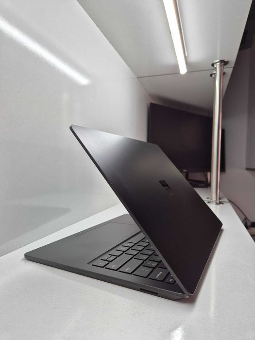 HP Core i5 6200U 8/256gb