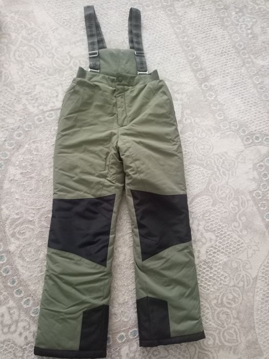 Комбинезон новый теплый 140 см