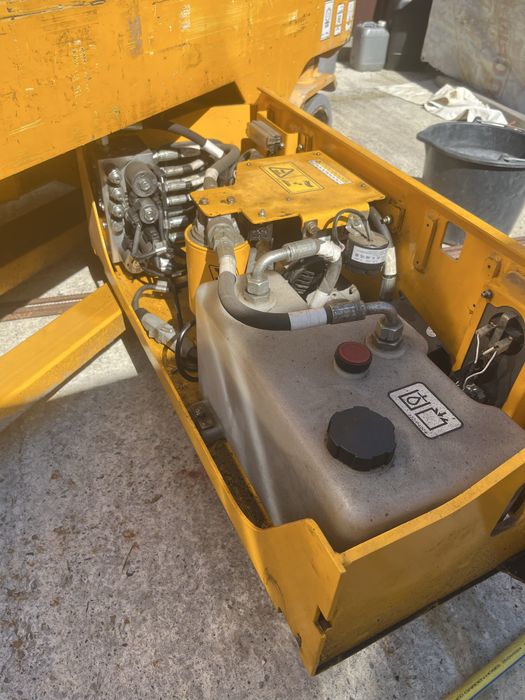 2018 Nacela foarfeca electrica JCB