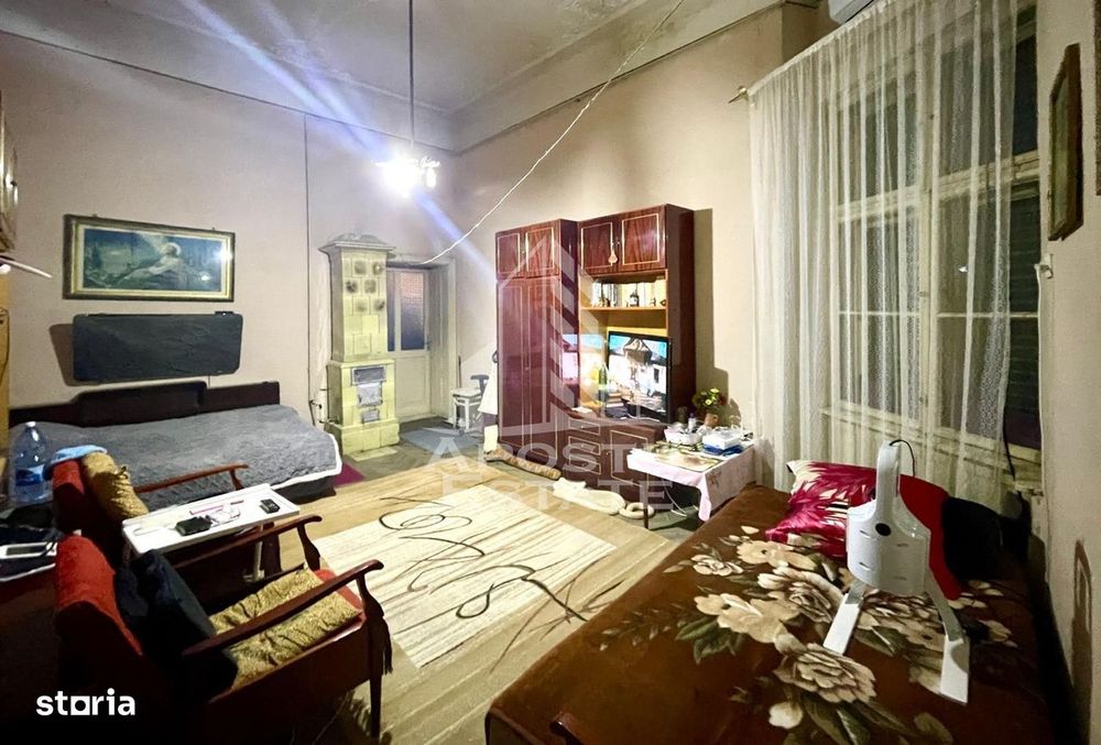 Apartament 3 camere cu vedere si balcon spre Piata Catedralei