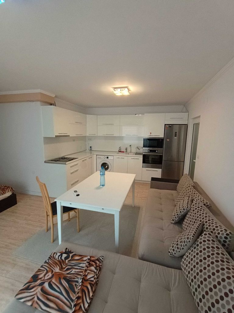 Продава се Двустаен апартамент в Пазарджик, Запад - 63 кв.м за 4 €/кв.м - Снимка #8