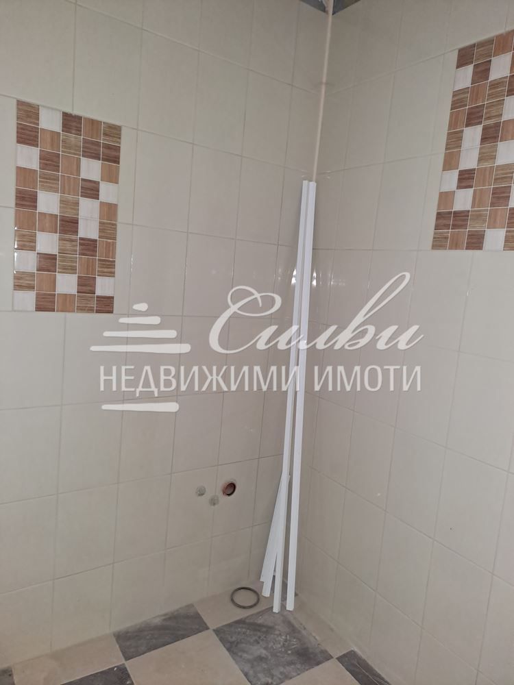Продава се Тристаен апартамент в Шумен, Боян Българанов 2 - 85 кв.м за 990 €/кв.м - Снимка #5